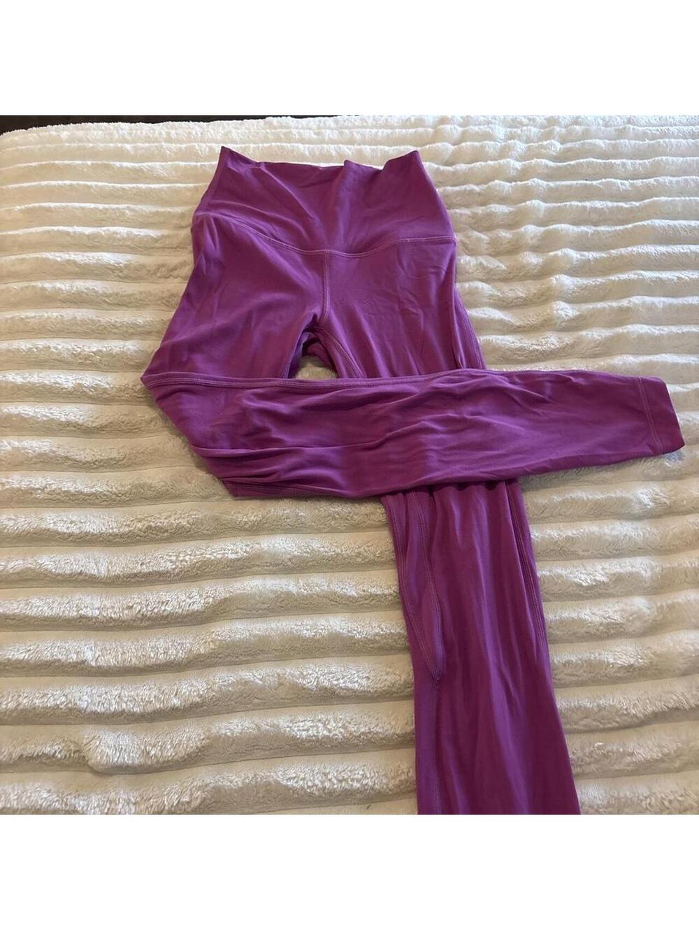 Lululemon Women's Purple and Pink Legging